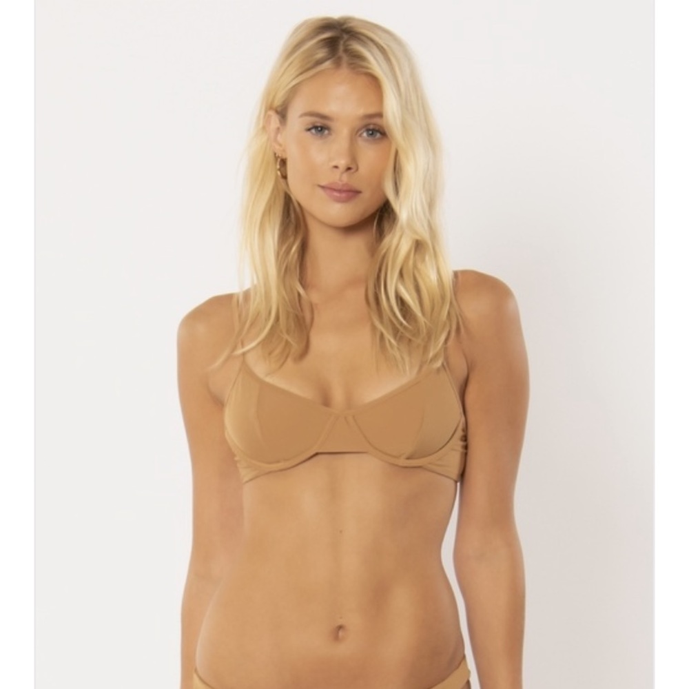 Amuse Society NWT Kendal demi top in Mocha